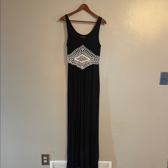 Cable & Gauge Dresses & Skirts - Cable & Gauge Black Maxi Dress with Cream Crochet Waistband